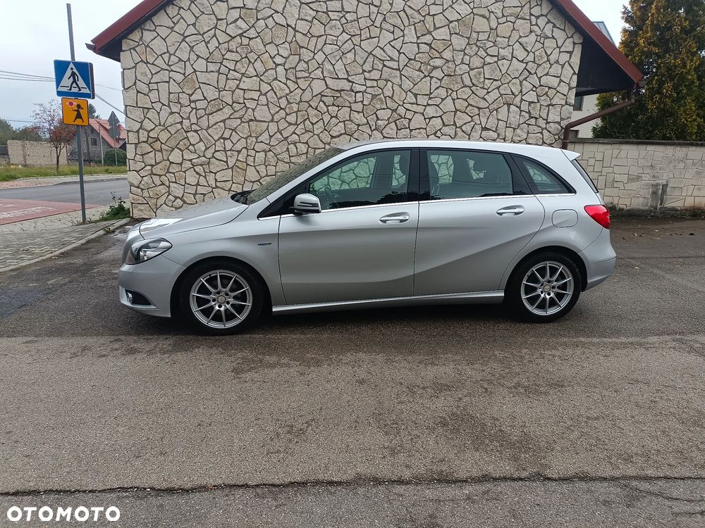 Mercedes-Benz Klasa B 180 BlueEFFICIENCY EDITION 1 - 2