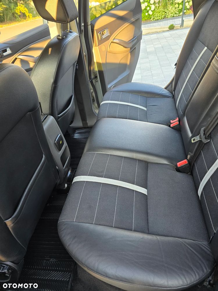 Ford Kuga 2.0 TDCi Titanium FWD - 17