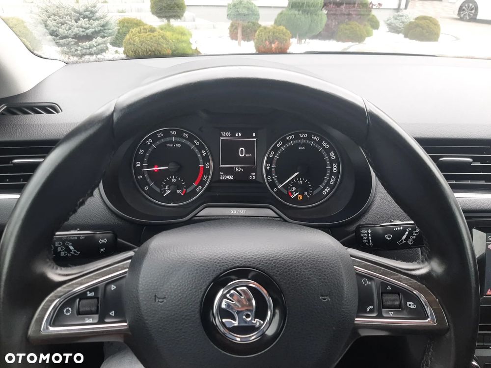 Skoda Octavia Combi 2.0 TDI 4x4 DSG Scout - 5