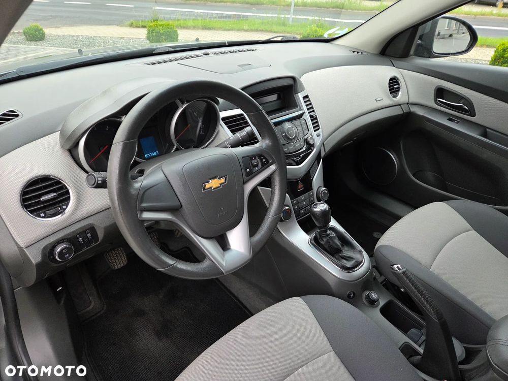 Chevrolet Cruze 1.8 LT - 15