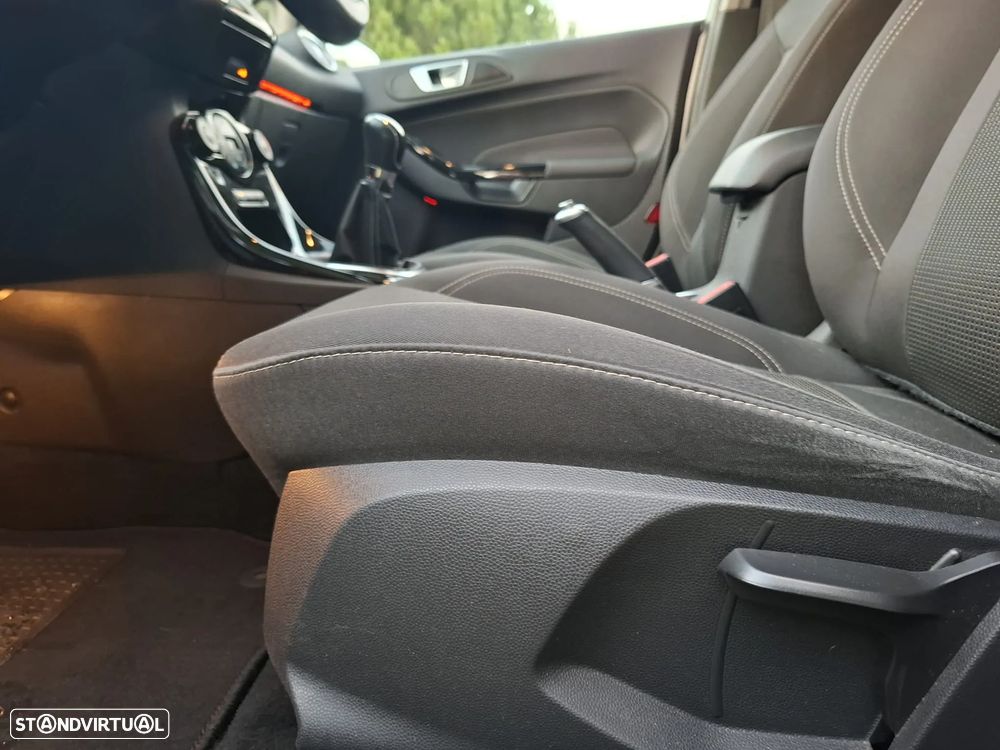 Ford Fiesta 1.0 Ti-VCT Titanium - 33