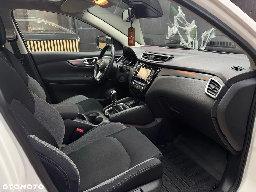 Nissan Qashqai 1.6 DIG-T N-Connecta - 7