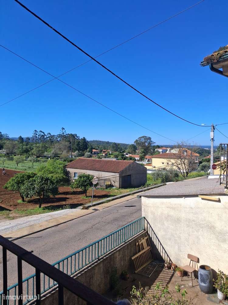 2 Moradias para Remodelação em Cernache - Grande imagem: 2/28