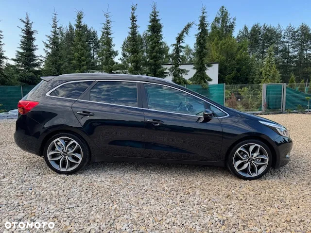 Kia Ceed 1.6 CRDi 128 ISG SW Platinum Edition - 13
