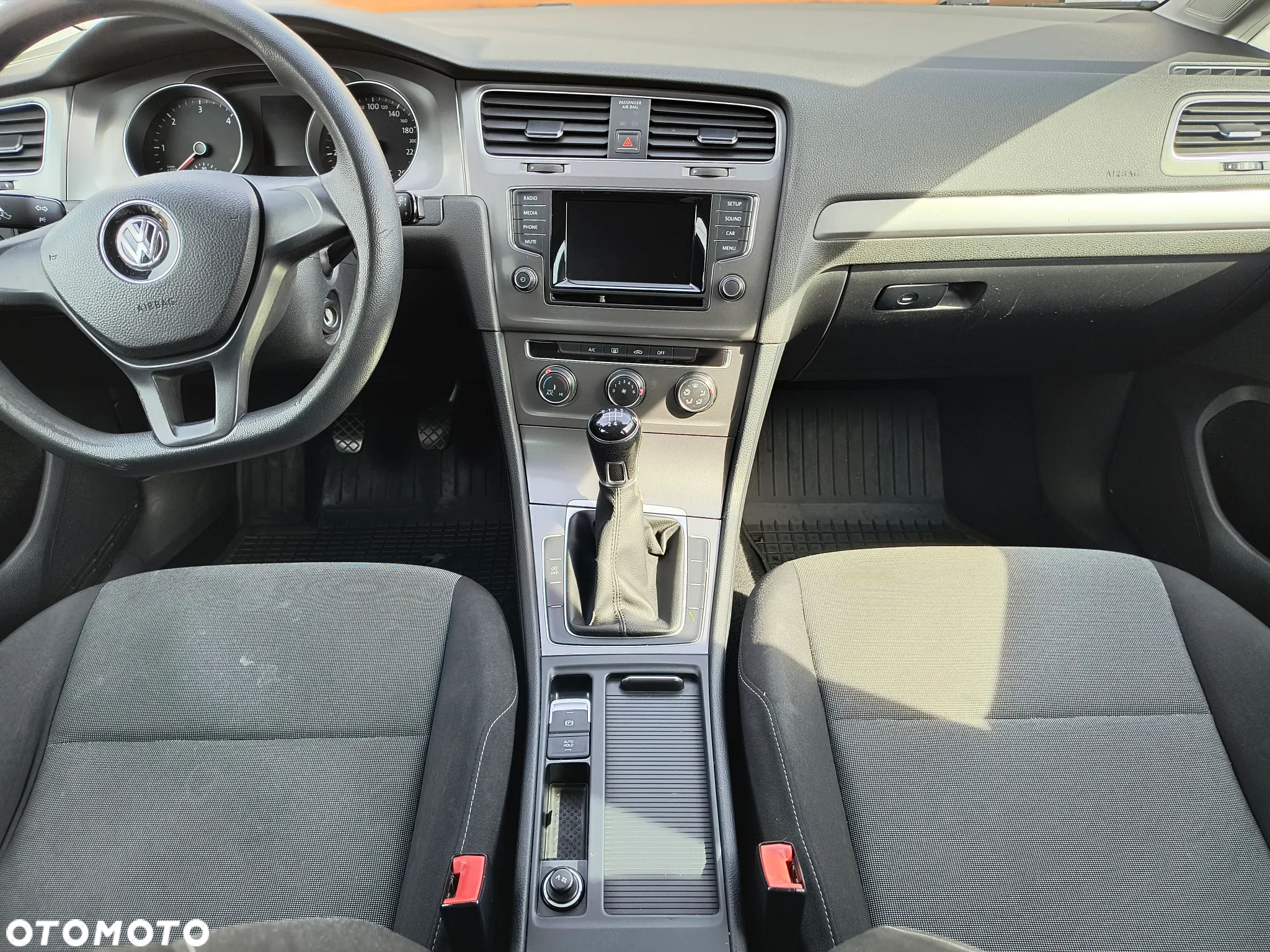 Volkswagen Golf - 15