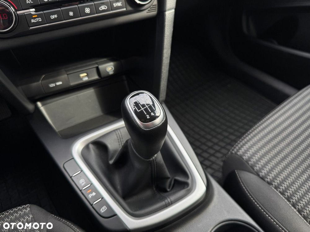 Kia Ceed 1.5 T-GDI M - 32