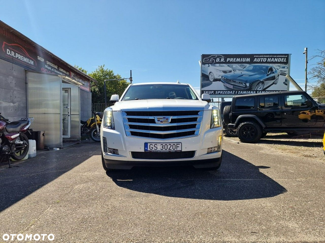 Cadillac Escalade - 3