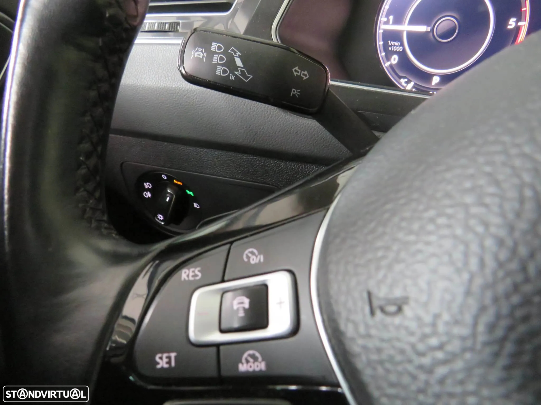VW Tiguan 2.0 TDI R-Line DSG 4Motion - 28