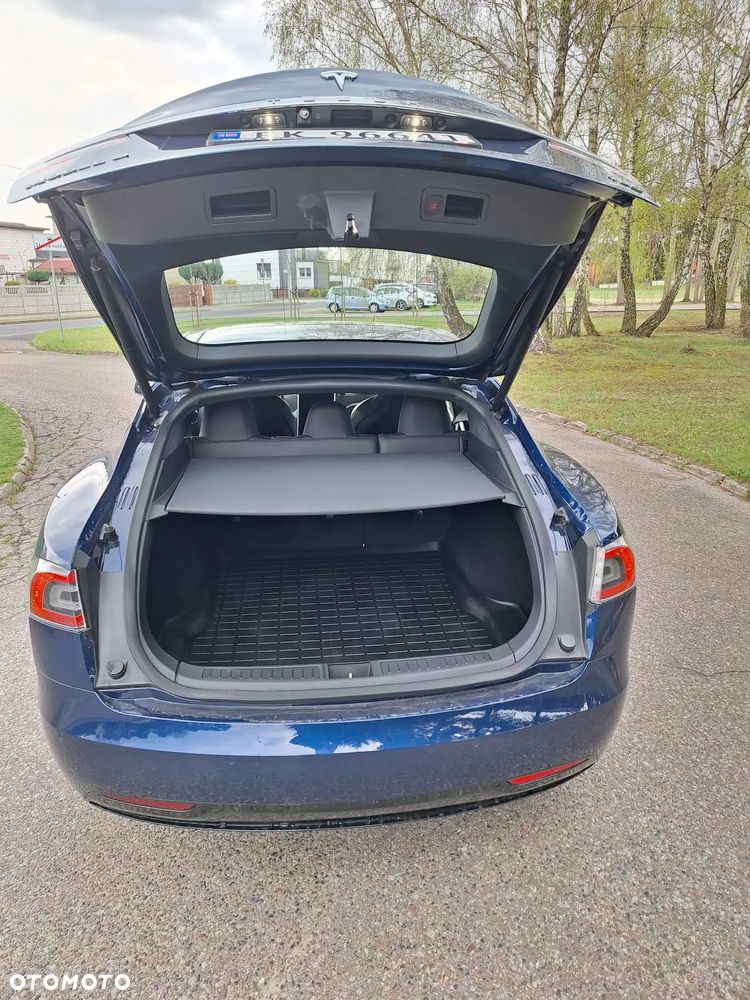 Tesla Model S - 7