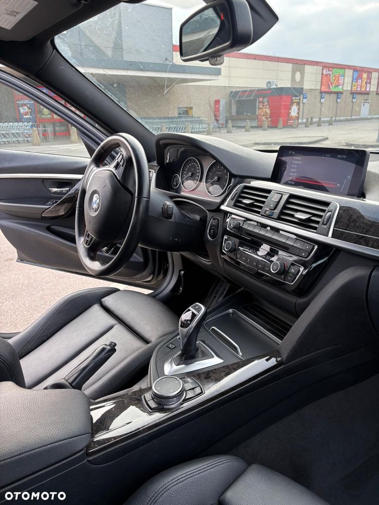 BMW Seria 3 328i Sport Line - 9