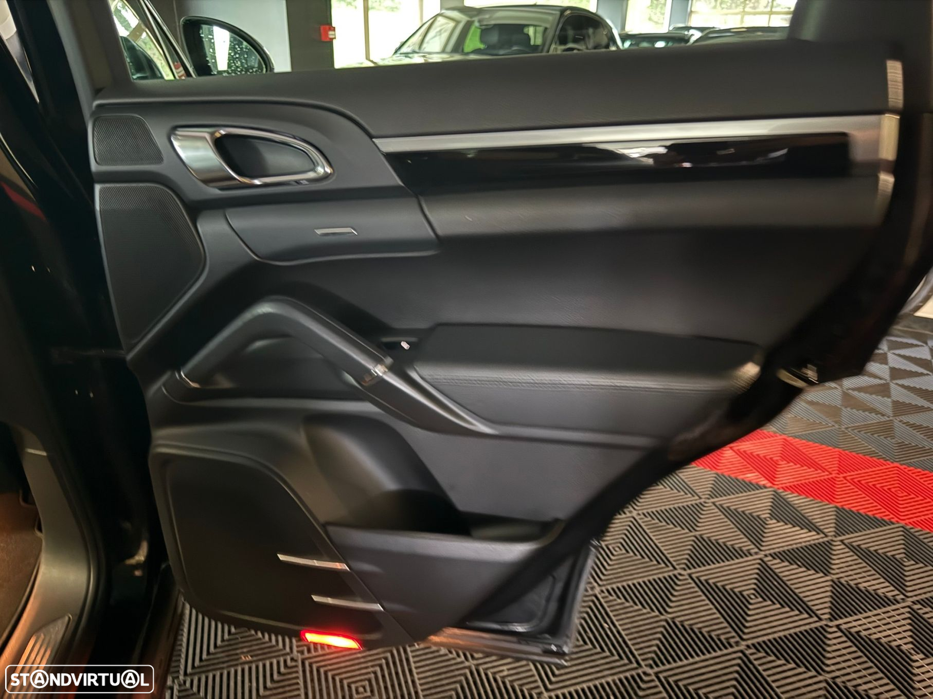 Porsche Cayenne S Hybrid - 44