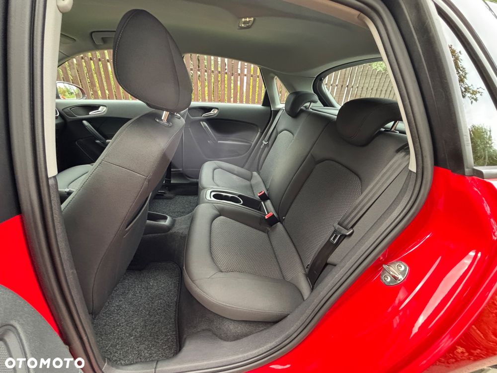Audi A1 Sportback 1.2 TFSI S line Sportpaket - 18