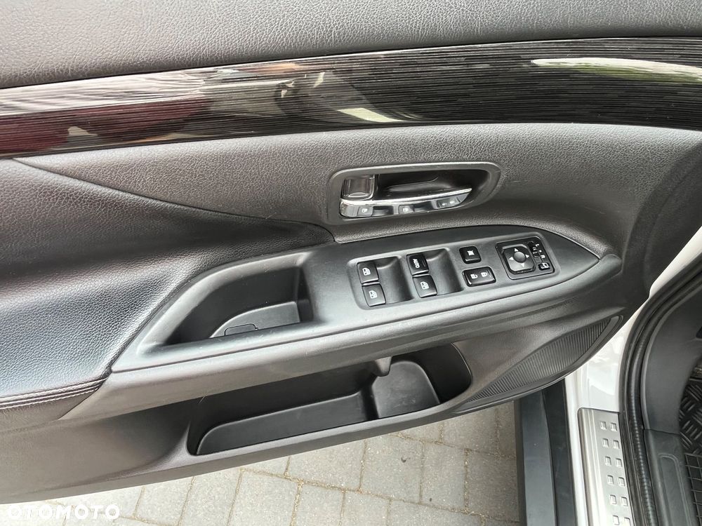 Mitsubishi Outlander 2.0 Instyle Navi 4WD CVT - 13