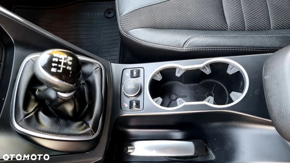 Ford Kuga 2.0 TDCi 2x4 Titanium - 35