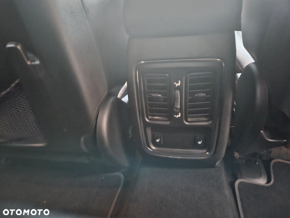 Jeep Grand Cherokee - 18