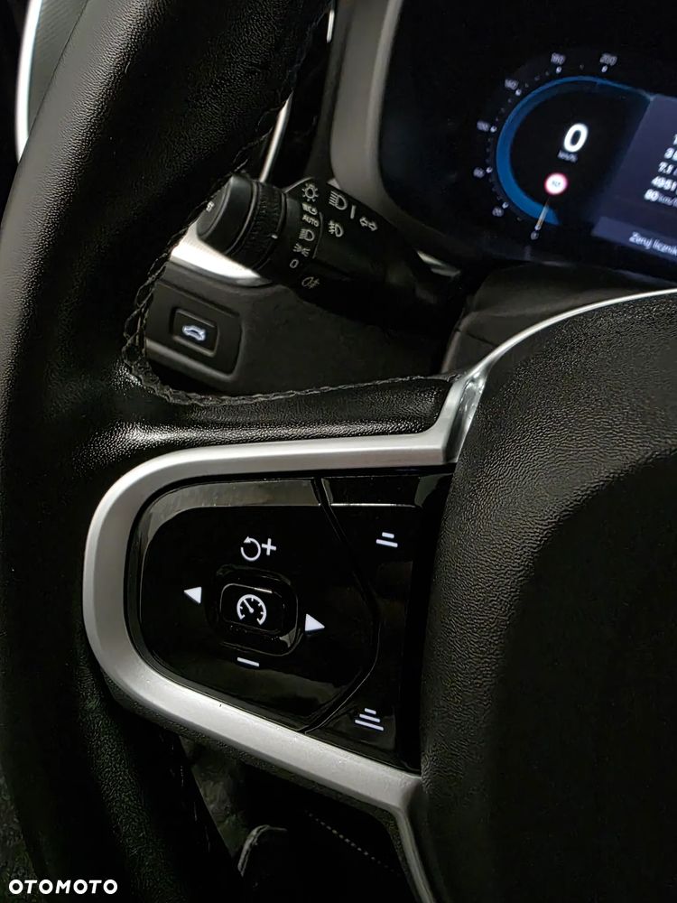 Volvo XC 60 B4 D AWD Plus Dark - 22