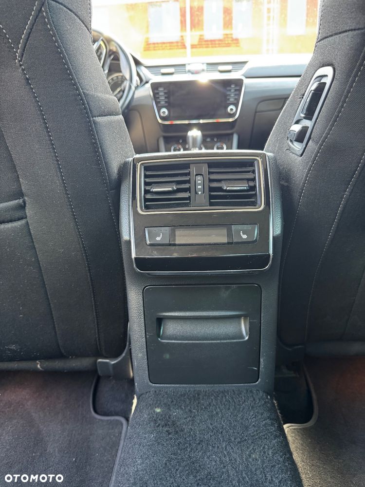 Skoda Superb 2.0 TDI SCR 4x4 Ambition DSG - 29