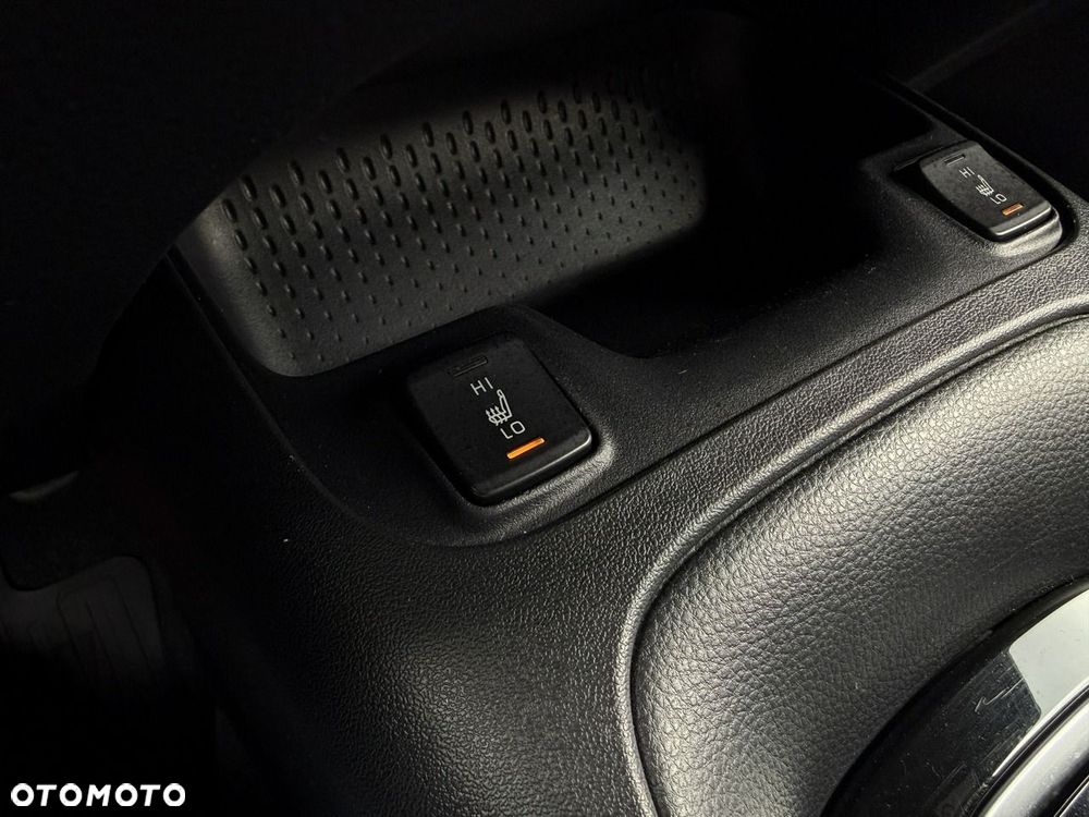 Toyota Corolla 1.8 Hybrid Comfort - 28