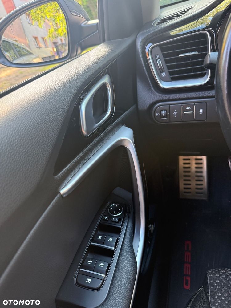 Kia Ceed 1.4 T-GDI L Business Line - 10