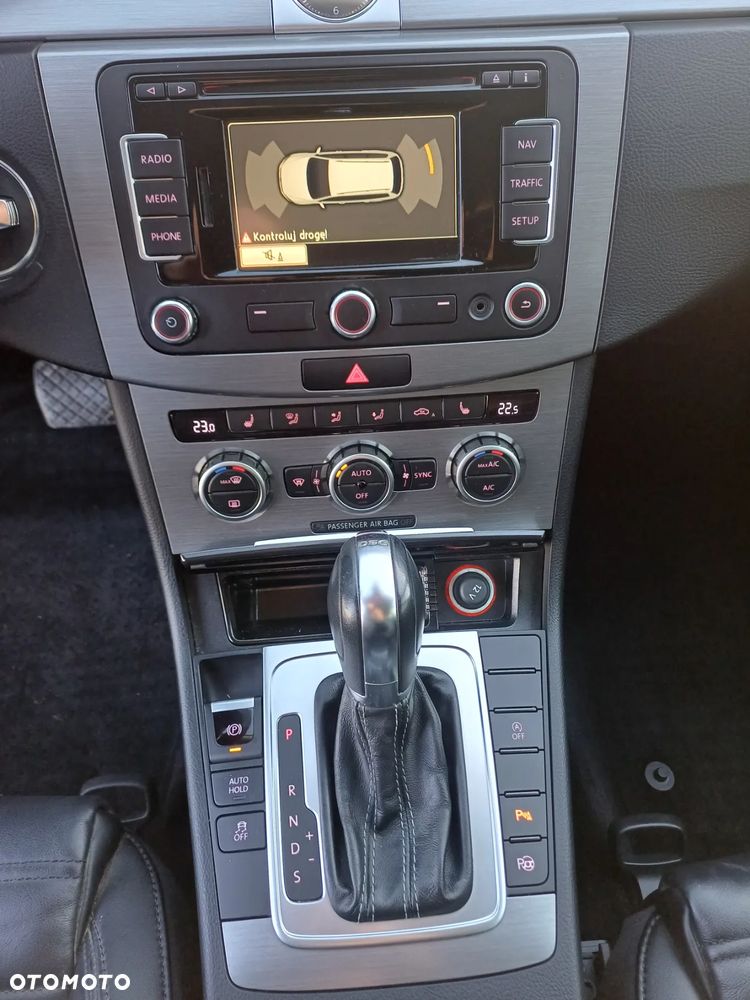 Volkswagen Passat 2.0 TDI DSG BlueMotion Technology Comfortline - 9