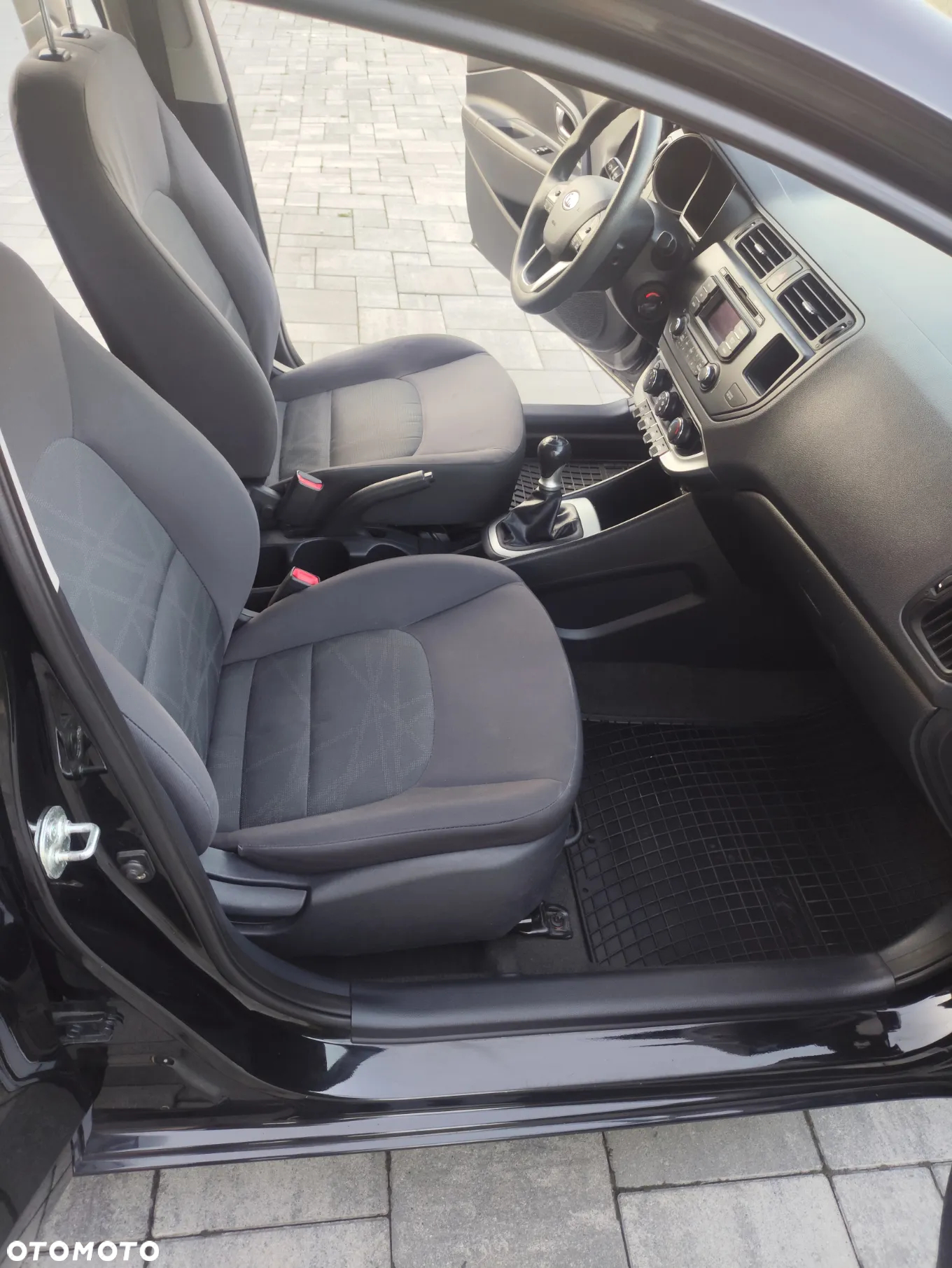 Kia Rio 1.2 L - 13