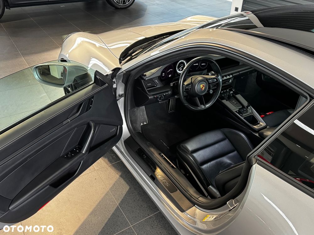 Porsche 911 Carrera GTS - 21