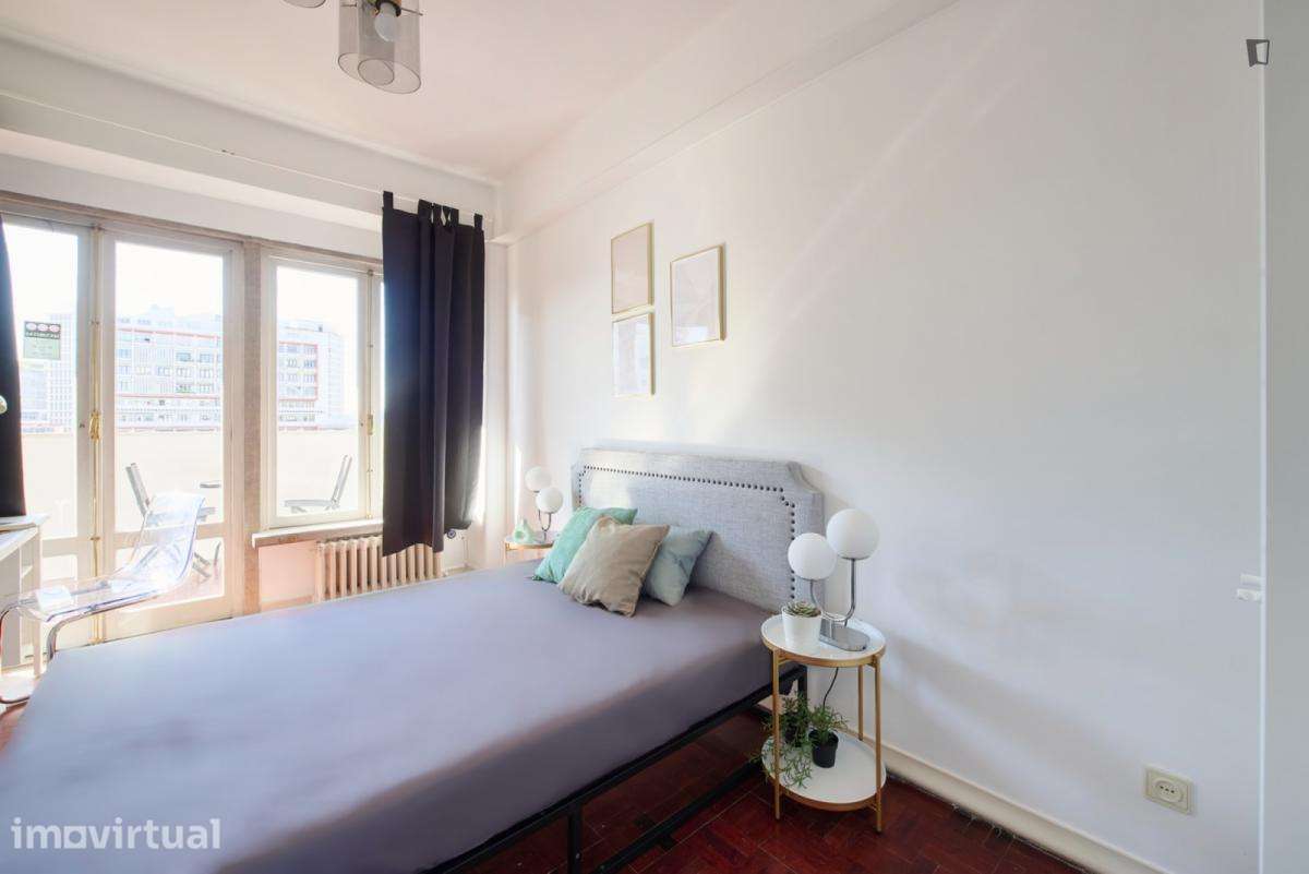 Quarto - localizado em Roma-Areeiro Lisbon - Grande imagem: 3/53