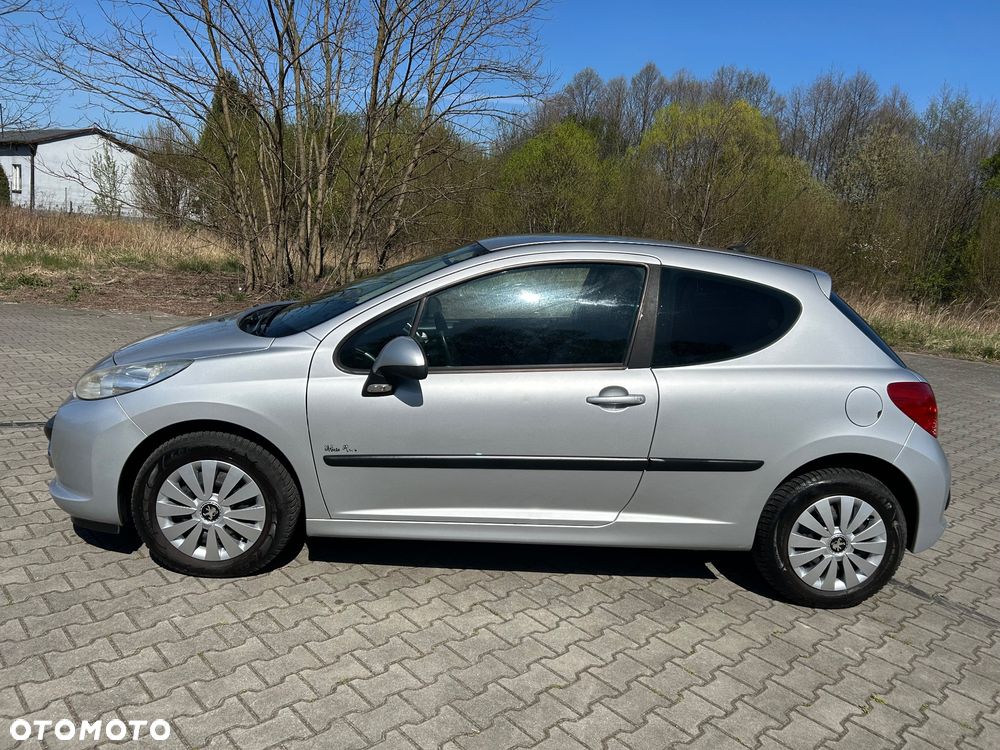 Peugeot 207 75 Filou - 8