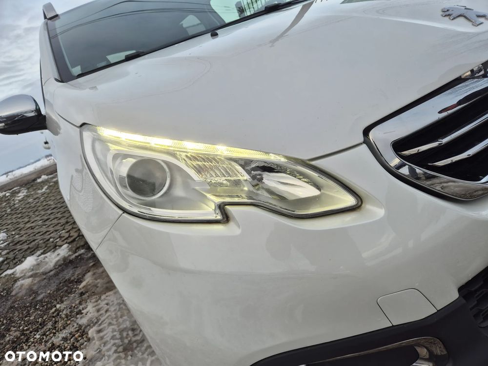 Peugeot 2008 1.6 BlueHDi Allure S&S - 26