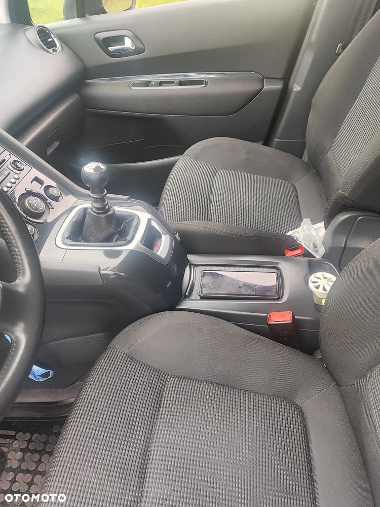 Peugeot 5008 - 5