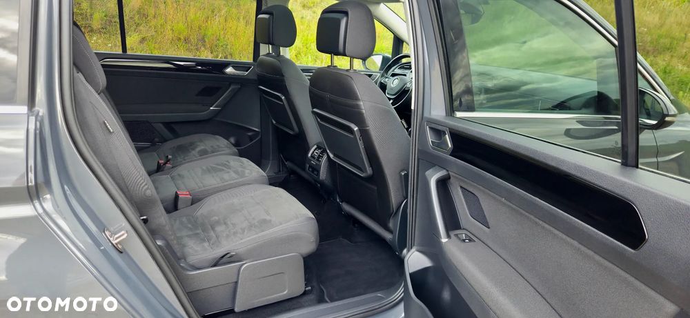 Volkswagen Touran - 12