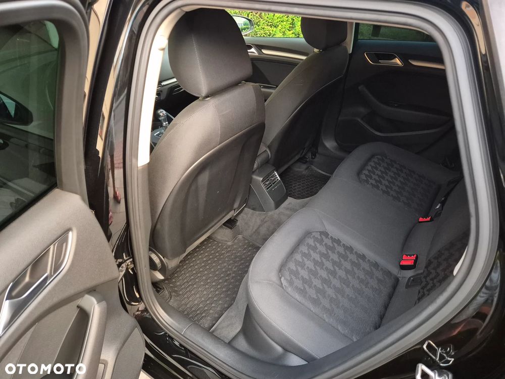 Audi A3 Sportback 1.6 TDI (clean diesel) S tronic Ambiente - 12