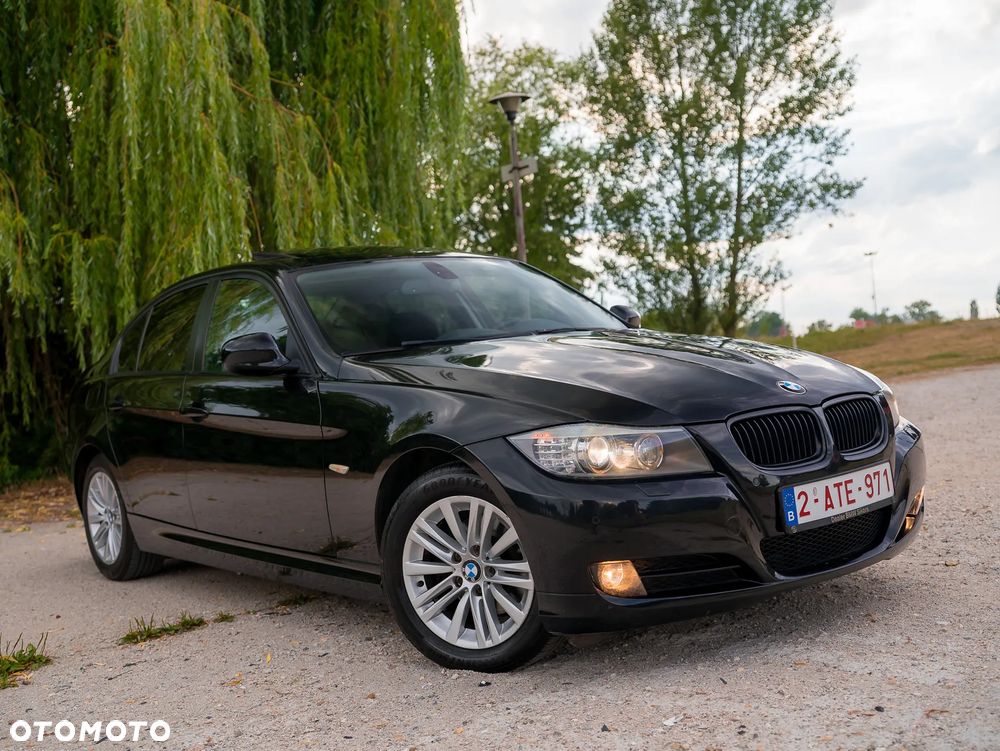 BMW Seria 3 318i Edition Exclusive - 18