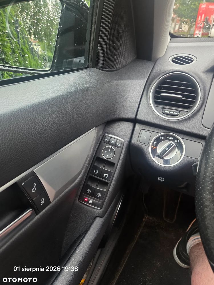 Mercedes-Benz Klasa C 220 CDI BlueEff 4-Matic Avantgarde - 24