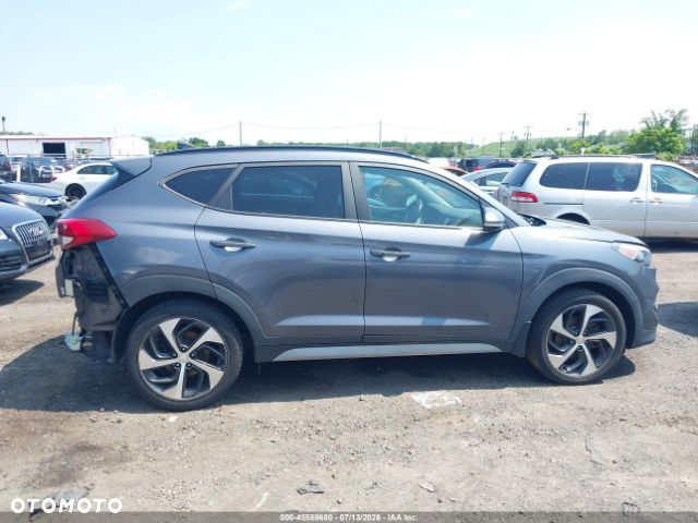 Hyundai Tucson - 8