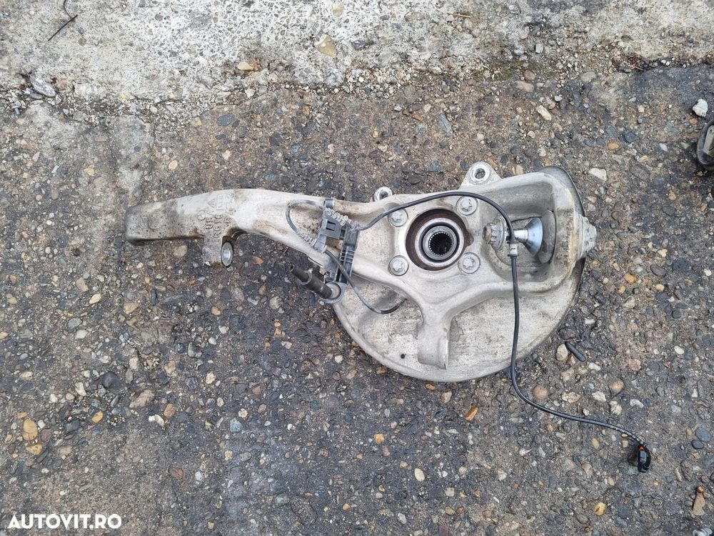 fuzeta dreapta fata mercedes ml w166 - 1