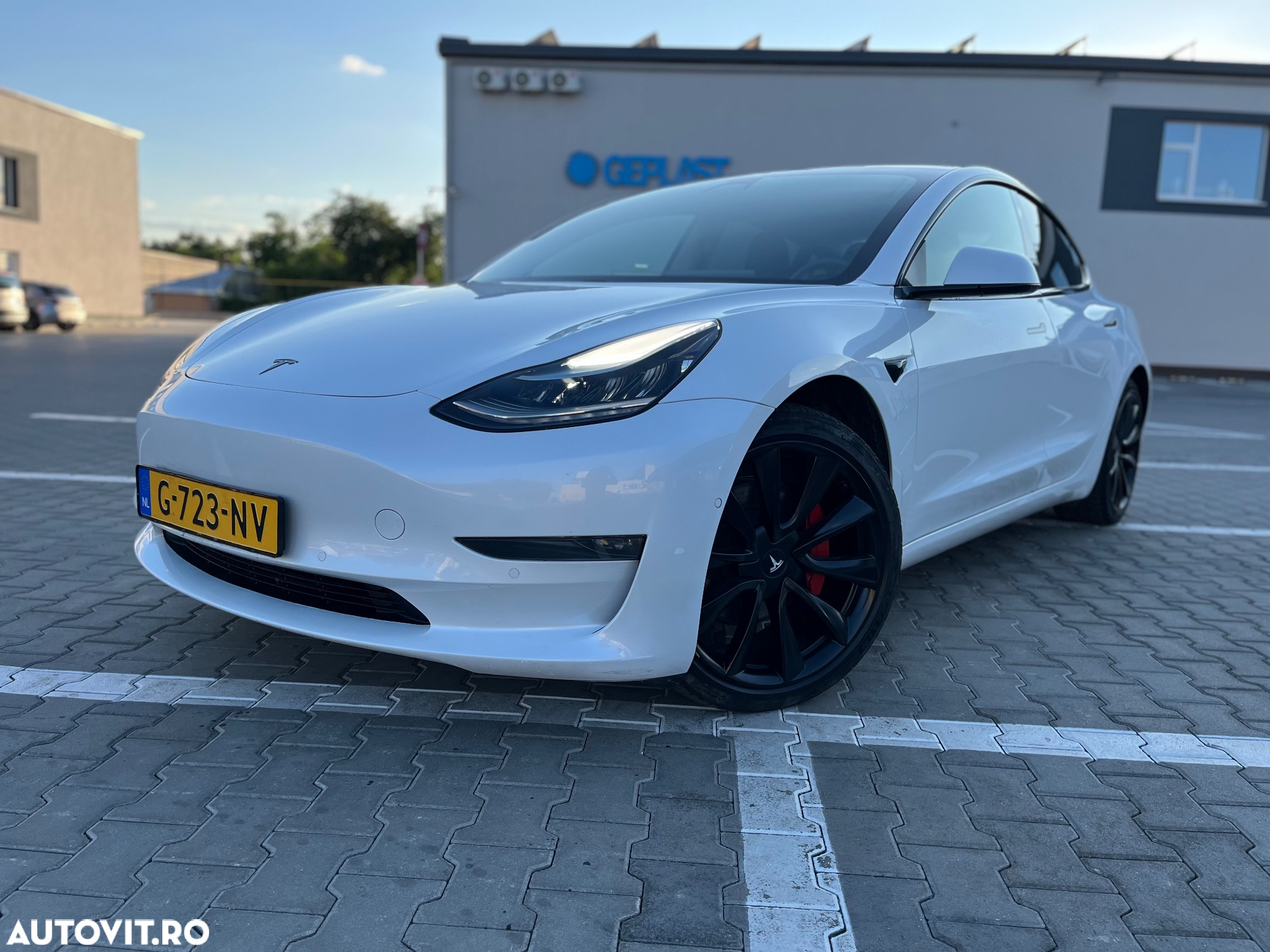 Tesla Model 3 - 15