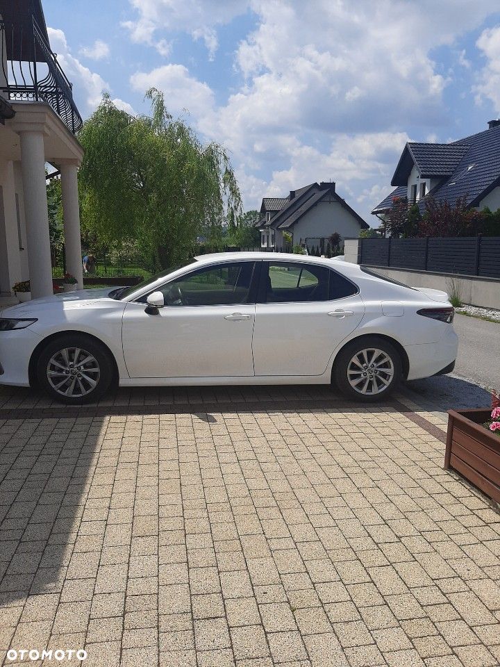 Toyota Camry 2.5 Hybrid Comfort CVT - 2