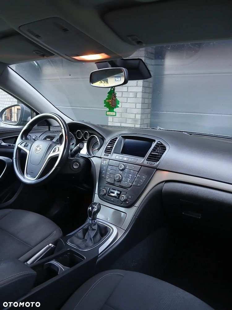 Opel Insignia 2.0 CDTI - 10