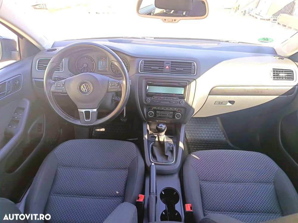 Volkswagen Jetta - 6