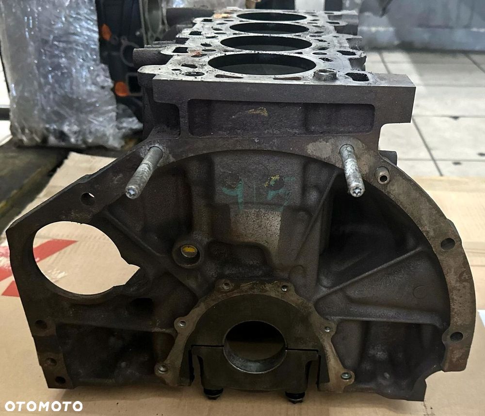 Blok silnika Renault 2.0 DCi M9R - 5