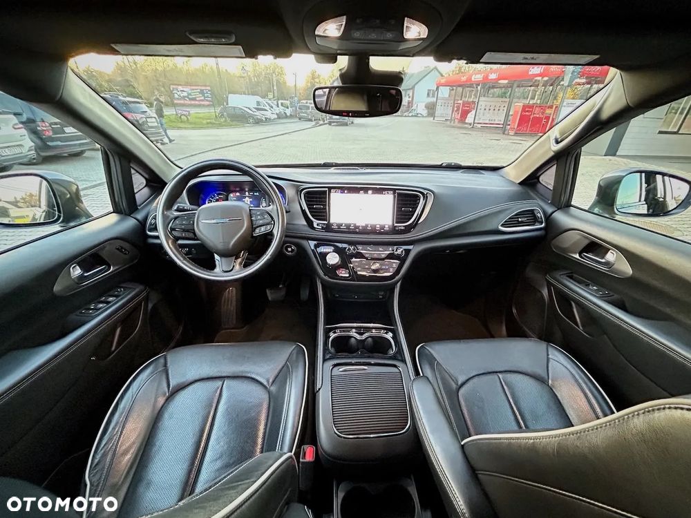 Chrysler Pacifica - 17