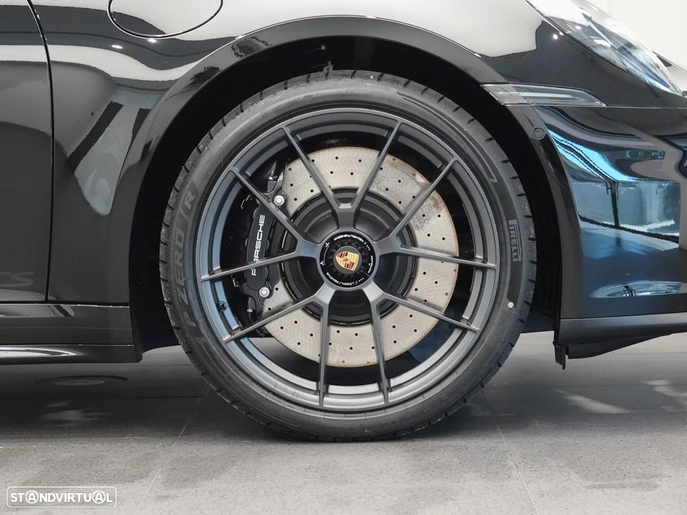 Porsche 911 (992) Carrera 4 GTS - 9