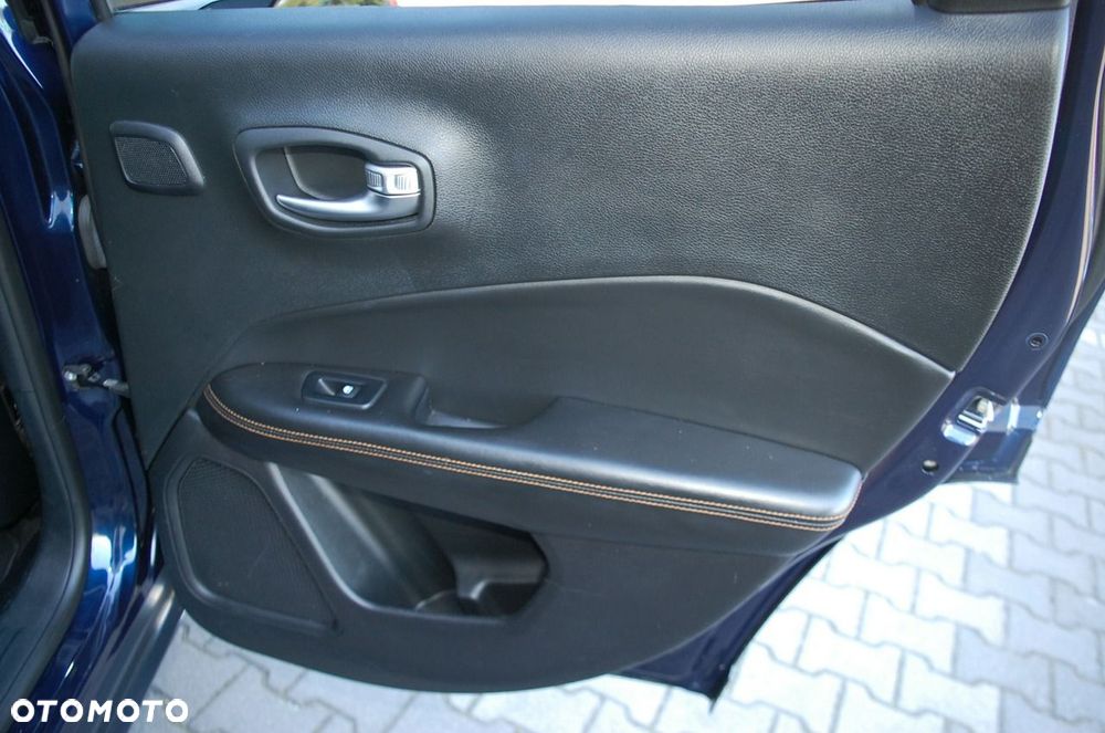 Jeep Compass - 31