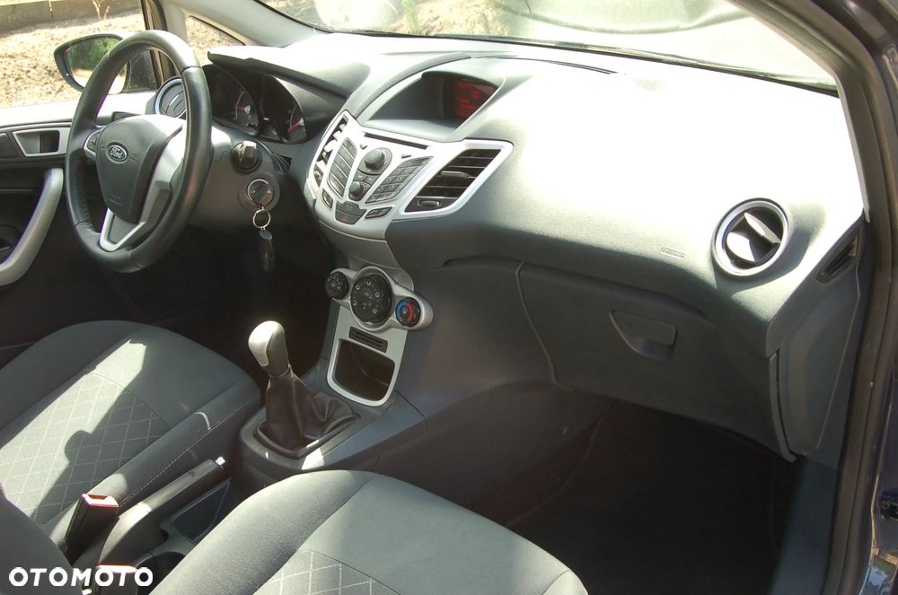Ford Fiesta 1.25 Champions Edition - 29