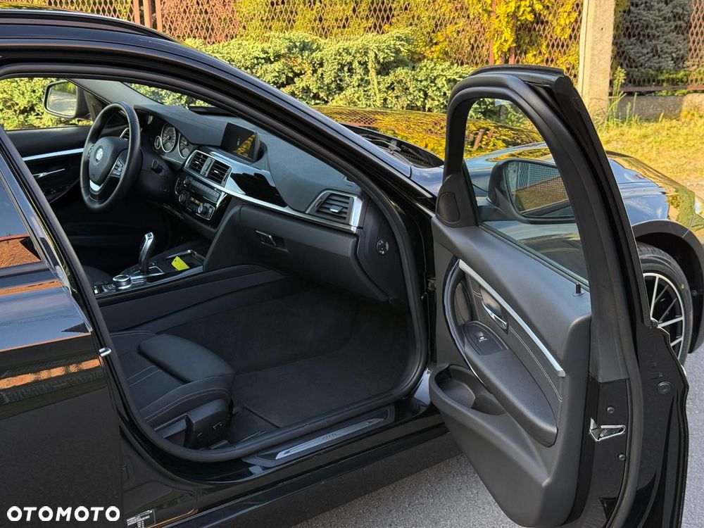 BMW Seria 3 320i GPF xDrive Sport Line Shadow - 24