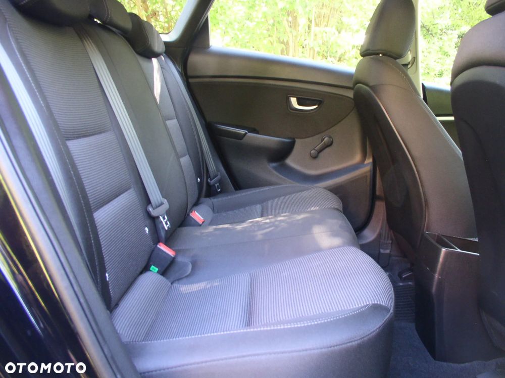 Hyundai i30 blue 1.4 Classic - 16