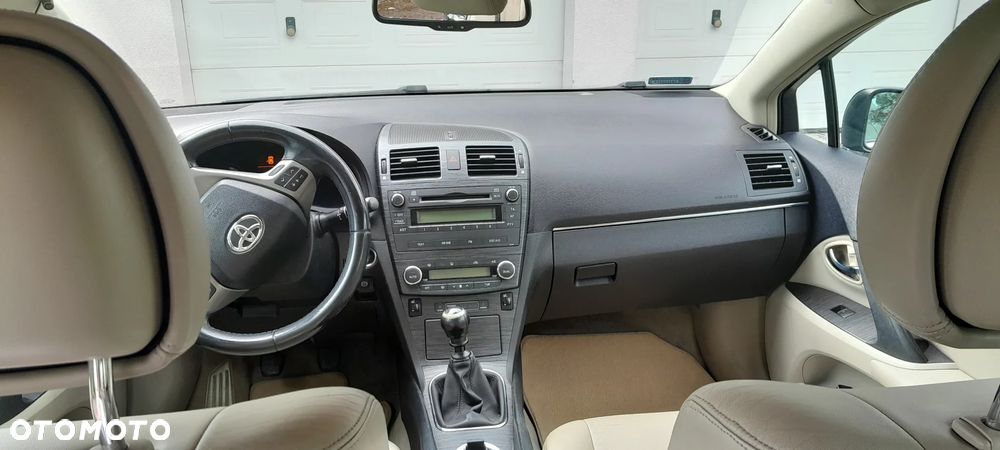 Toyota Avensis 2.0 D-4D Premium - 6
