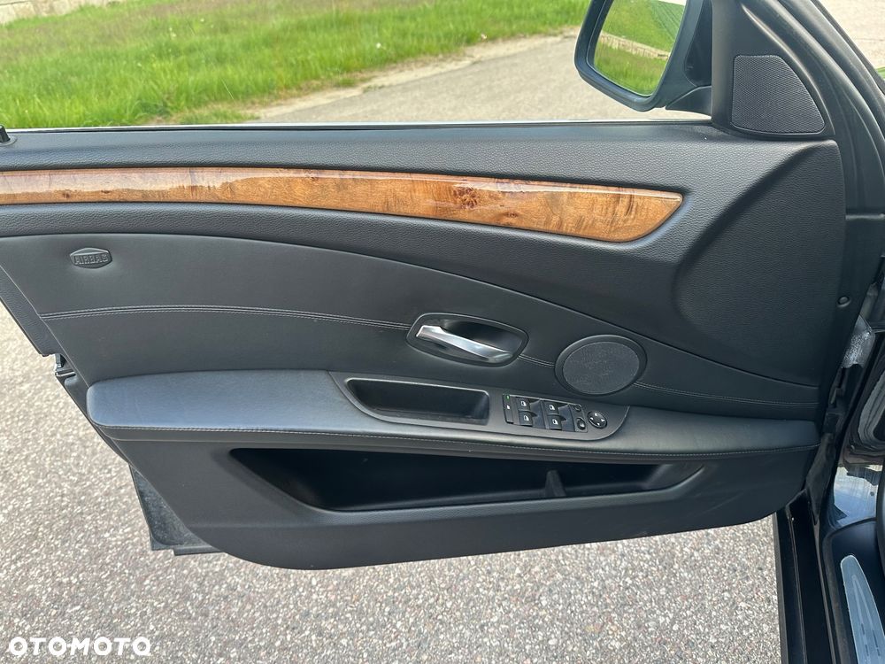 BMW Seria 5 520d - 14