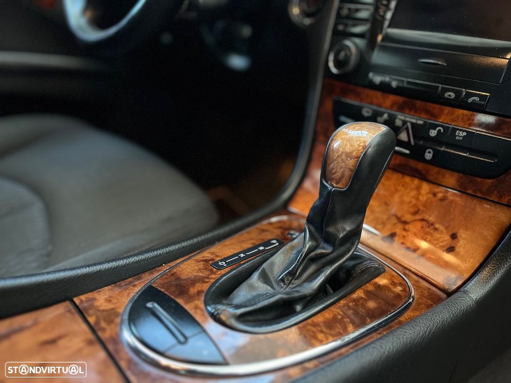 Mercedes-Benz E 220 CDI Auto Elegance - 19